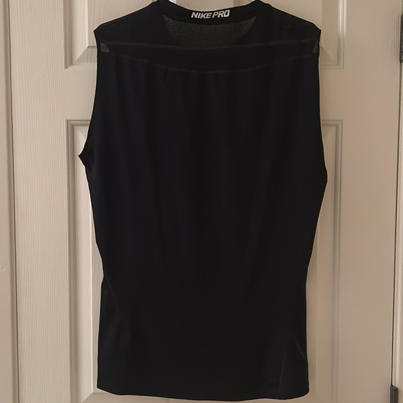 Great Condition Men’s Nike Pro Dri-Fit Fitted Sleeveless Tank Top (Black, Large) - Picture 2 of 13